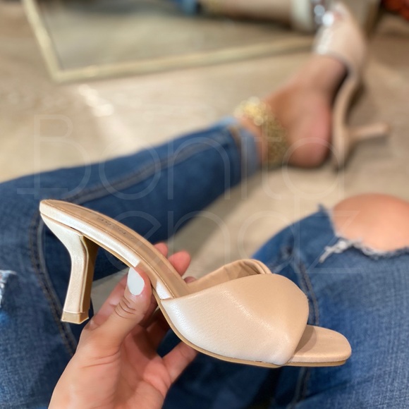 BonitaTrendz Shoes - Classy Nude Kitten Low Heel Fold Over Mules